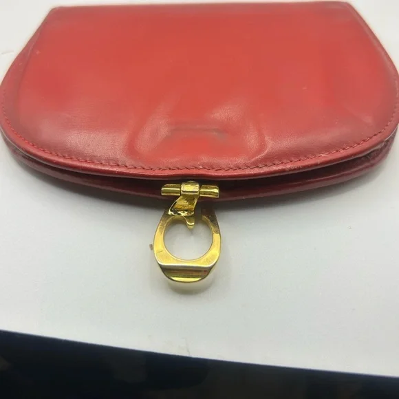 Gucci Vintage Red Leather Half-Moon Clutch with Gold hardware - Picture 5 of 16